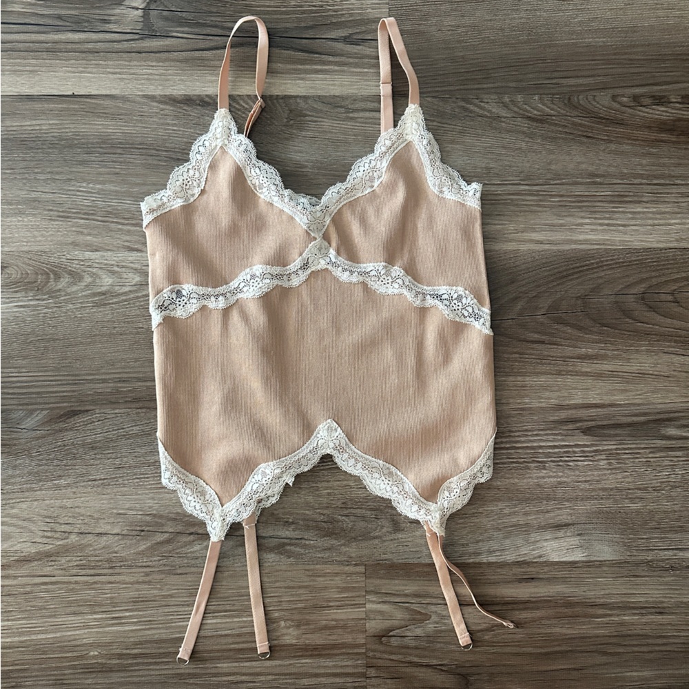 LACE TRIM TANK TOP